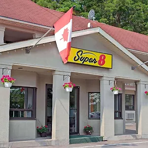 super-8-north-of-the-falls.niagara-fallshotels.com/