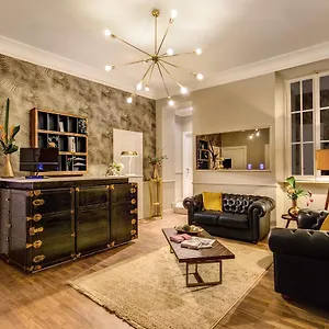 https://tree-charme-spagna-boutique-hotel.it-romehotels.com